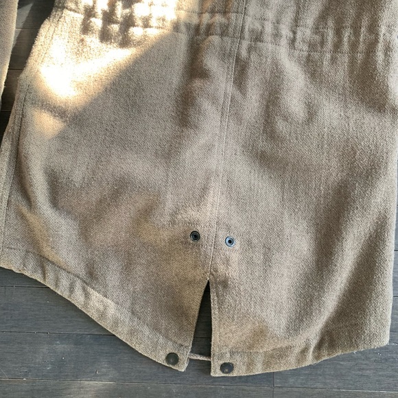 Women’s S Tan Eddie Bauer 50% Wool Coat and Faux Fur Hood - Picture 12 of 12